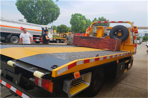 舟曲附近拖车电话号码服务